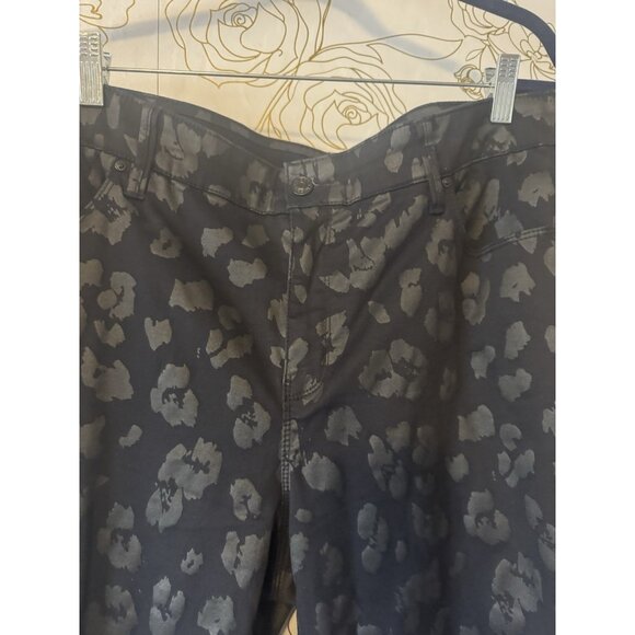 Chicos Chico’s Pants Size 3 US 16 Black Cheetah Print Jeggings Stretch 078 - Picture 3 of 7